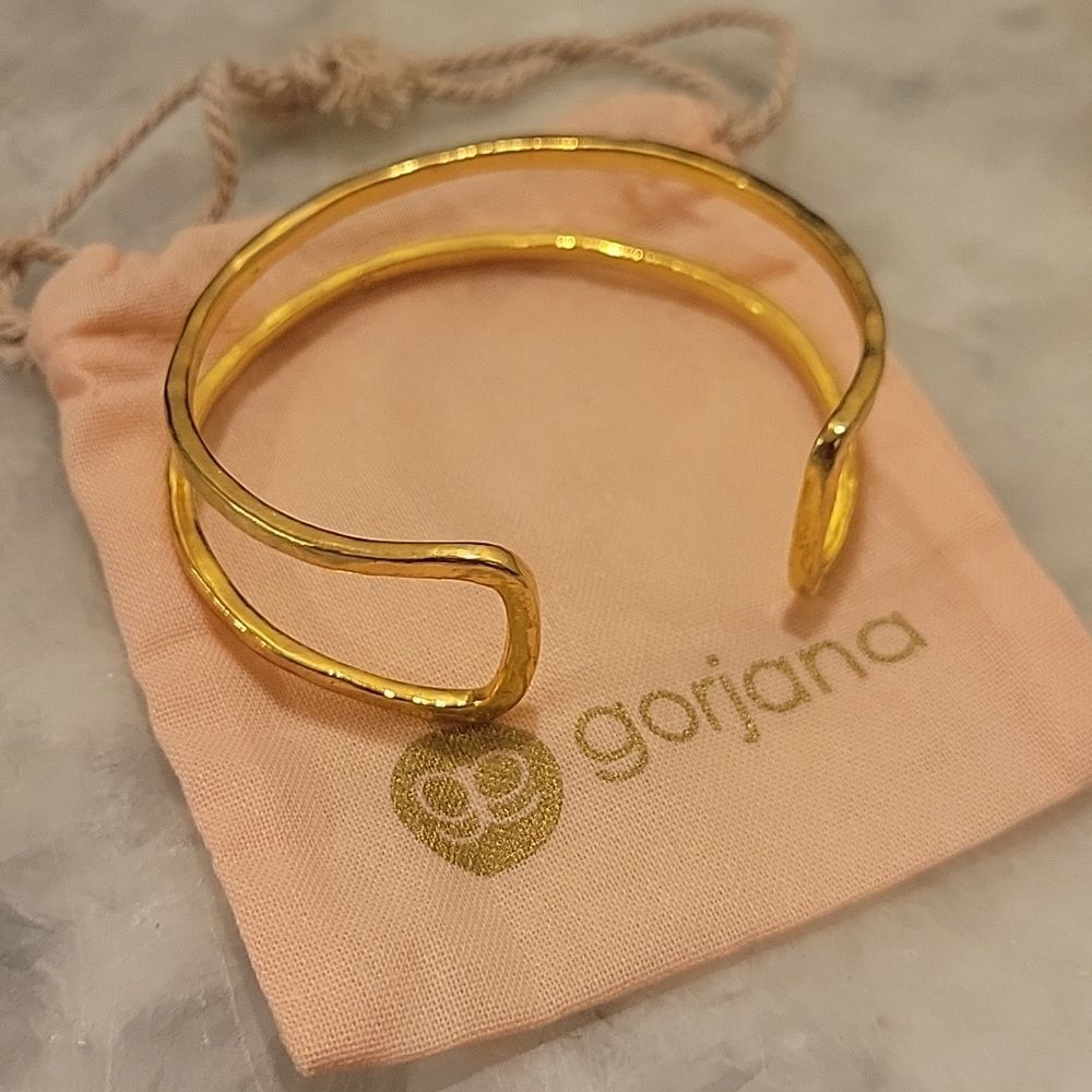 NWT Gorjana Teagan Cuff 18K Gold Bracelet Bangle Think Boho Stack Layer Feminine - Picture 9 of 11